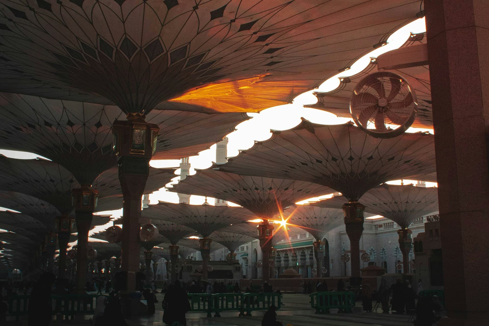 Image of the exterior sun shades in Masjid An Nabawi